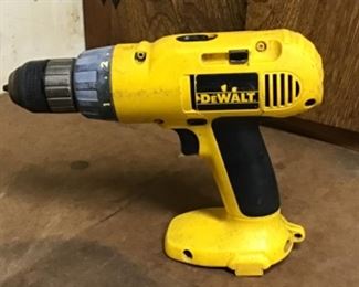 DeWalt adjustable clutch cordless 3/8” VSR drill. Model dw991