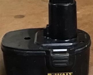 DeWalt 14.4 volt extended Run time battery pack. Model DW9091