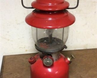 VINTAGE COLEMAN 200A LANTERN 12/59 SINGLE MANTLE W/GLOBE NO.550