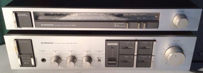 VINTAGE PIONEER SA-740 Amplifier 1980's Brushed. Aluminium Classic with Phono Stage 80W. VINTAGE PIONEER TX-540 Analog Dial Stereo Tuner ,Made in Japan, Audio / Green lights