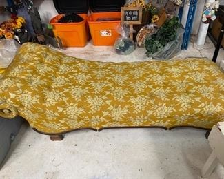 Fainting sofa