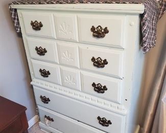 Painted pine chest of drawers