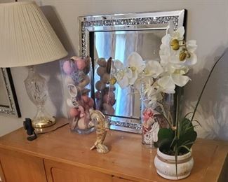 Decor and accents