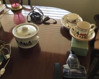 Items on dining table