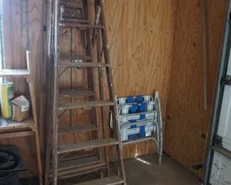 ladders, lawn chair