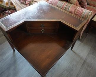corner table
