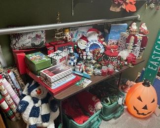 Santa, Snowmen, Christmas Decorations 