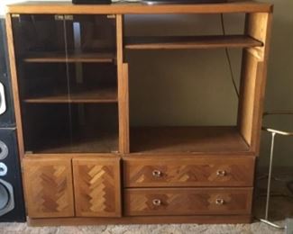 Entertainment center