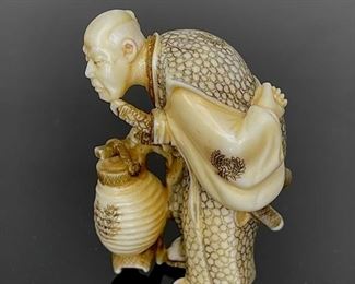 Japanese Netsuke Hand Carved Ivory Artist Signed 2in	2.1in H	