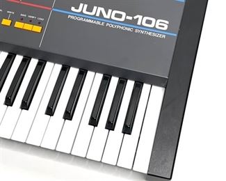 1980s Vintage Roland Juno-106 Synthesizer	4x39x12.5in	HxWxD