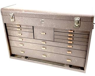 Kennedy 26in 11 drawer Machinist Tool Chest 52611	18x26.75x8.75in D	HxWxD