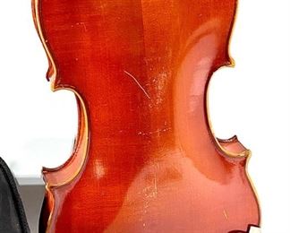 Antonius Stradivarius Cremonensis 1721 Copy 4/4 Violin in soft case	34x12x12	HxWxD