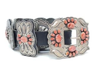 432	

Sterling Silver Concha Belt With Spiny Oyster Stones, 568g
Weighs Approx 568g. Measures Approx 44". Includes 12 Conchas.
Value 3300
