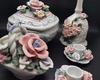 CERAMIC FLORAL DECOR