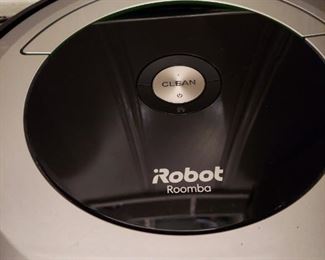 IROBOT ROOMBA VACUUM CLEANER