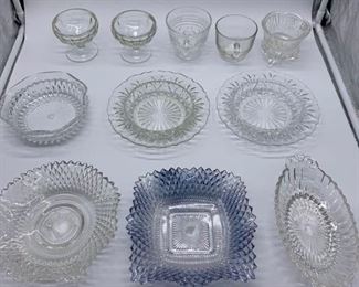Assortment of 11 pieces of glassware