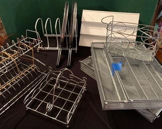 Assortment of Kitchen Items