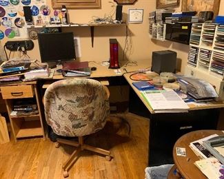 Corner desk, Office supplies