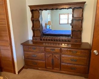 Sumter Cabinet Company King Size Bedroom Set