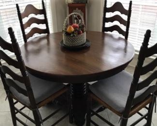 Ethan Allen dinette table and chairs $600