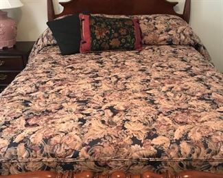 Queen size poster bed $450