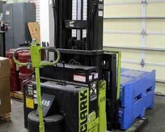 Clark Clarklift Powrworker Battery Powered Walk Behind Forklift, Model SP30, Includes GNB Ferro Charger, Model GTC6-45051