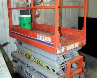 Sky Jack 19' Electric Scissor Lift, Model SJM3219