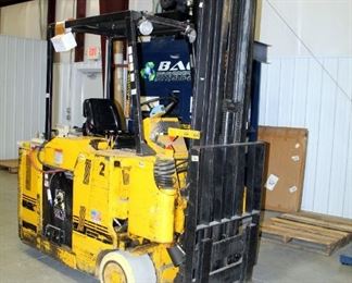 Drexel Battery Powered Swing Mast Forklift, Model SLT30, Hours Showing 27489, Includes Ferro Five Battery Charger, Model FR18HK850A