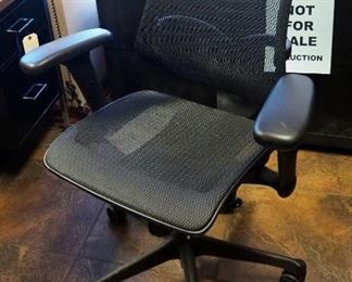 Adjustable Rolling Office Chair With Mesh Seat And Back