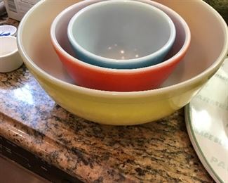 Pyrex Bowls