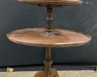 Vintage Three Tiered Piecrust Side Table
