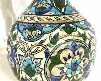 Floral Detailed Porcelain Table Lamp
