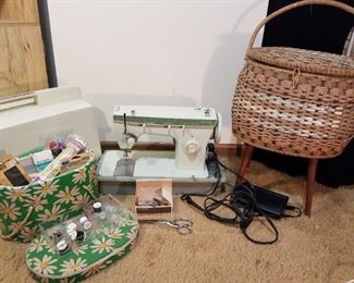 Vintage Singer Fashion Mate