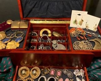 Wooden Ya Love a Filled Jewelry Box