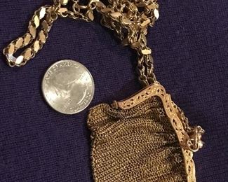 Victorian 14KT gold mesh purse and chain!
69 grams
