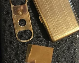 Men’s blunts case and cutter with gold sheet protector.  Rare complete set in 14KT gold.
65 grams