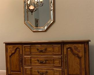 Bernhardt Vintage Buffet and Matching Dining Table w Chairs