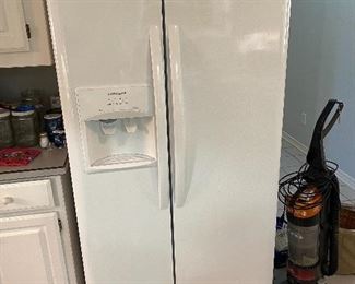 2018 gently used side by side Refrigerator. Frigidaire Brand