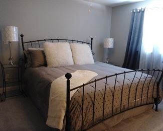 King size bed w/mattress