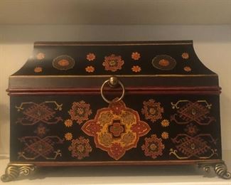 Elegant accent metal box