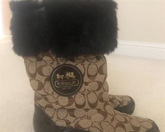 Coach weather boots, look warm