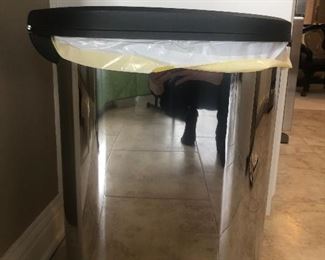 Kitchen trash can