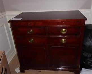 NICE MAHOGANY SMALL CREDENZA 36"L x 34" H x 19" W