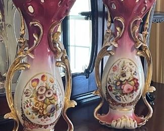 Beautiful of Antique Old Paris Vases