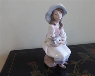 Llardo Figurine