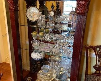 Large display cabinet