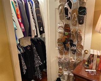 Nice ladies clothes. L AND XL