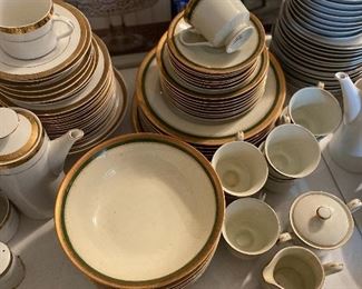 Green and gold rim dinner set