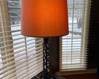 Metal Double Helix Style Table Lamp