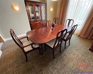 PENNSYLVANIA HOUSE Dining Room Set with Matching Lighted Hutch